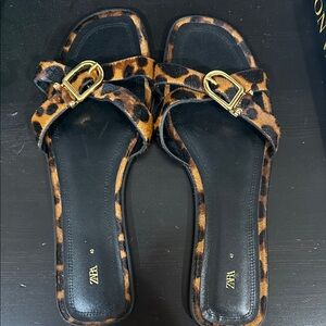 Zara Leopard Print Buckle Slide Sandals - NWOT - size 9us/40eur